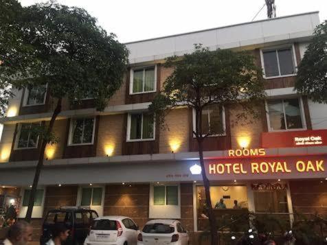 Gasthof Hotel Royal Oak Navi Mumbai-Stz 1002 Mumbai